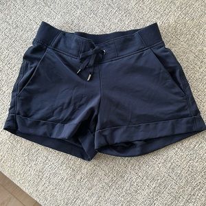 Cute athleta shorts with pockets